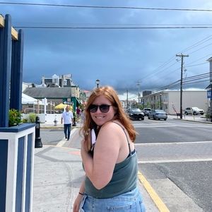 Meet your Posher, Laura